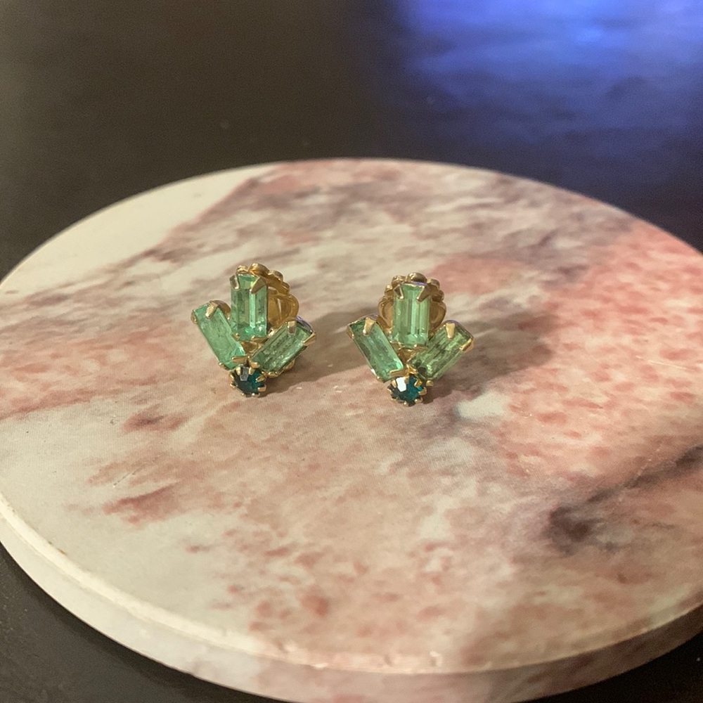 Vintage green clip on earrings
